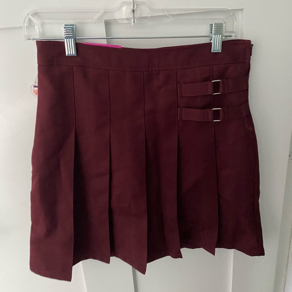 BURGUNDY MINI PLEATED SKIRT// TENNIS SKIRT